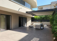 STAN PULA TOP LOKACIJA 50M OD MORA S TERASOM OD 80M2