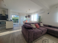 TUNIĆ-prodaje se lijep novi 3s stan 83m2, s terasom i vrtom