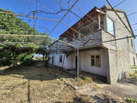 Stan: Sikovo, 168.00 m2 sa zemljištem od 919 m2