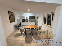 Stan: Sinj, , trosoban, 90.00 m2 *PRODAJA*