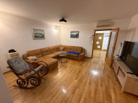 Prostrani 3-sobni stan 95 m² - garažno mjesto + parking