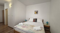 Stan: Split,  Bol , Soba sa kupatilom 25.00 m2