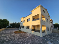 Stan: Stara Novalja, 2-sob. 55.00 m2, I kat, novogradnja