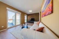 Penthouse potpuno namješten i opremljen, veliki balkon, garaža i lift