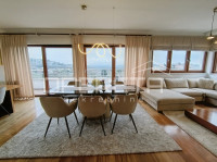 Stan u urbanoj vili, s prekrasnim pogledom na grad 120m2