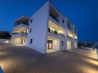 Stan: Vodice, 103.00 m2, novogradnja, DVOETAŽAN STAN S VRTOM