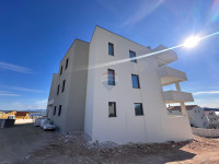 STAN S VRTOM 800M OD PLAŽE  - S4 - VODICE NOVOGRADNJA