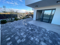 STAN S VRTOM I POGLEDOM NA MORE – MURTER