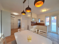 Stan: Zagreb (Maksimir) trosobni stan 80 m2, 2 kupaone, 1. kat