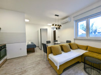 Dva uređena stana u Maksimiru