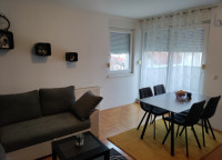 TRNAVA PENTHOUSE: 40m² + 18m² TERASA + PARKING - POTPUNO OPREMLJEN