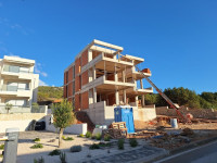 Stara Novalja, trosobni apartman 73 m2 u prizemlju, NOVO