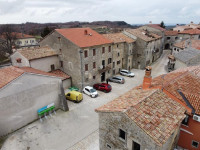 Stara vila za renoviranje u Gračišću