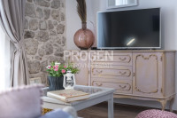 Stari Grad blizu Straduna