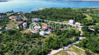 Starigrad - građ. zemljište pravilnog oblika, 450m od plaže,400 m2
