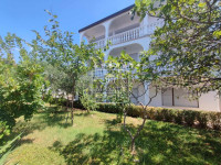 Starigrad - vrlo atraktivan objekt, drugi red od mora i plaže! 549000E