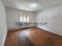 Stenjevec, Kuća za najam sa dvorištem i dvije dvorišne hale, 240m2