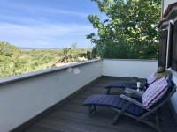 Kamena Kuća sa Pogledom na More