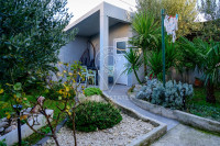 Stinice, stan u prizemlju kuće, 70 m2