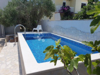 STIVAŠNICA ( RAŽANJ) - KUĆA S BAZENOM BLIZU MORA