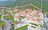 Ston, rijetka prilika za investiciju - poslovna nekretnina unutar zidi