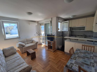 SUĆIDAR, SPLIT-DVOSOBAN STAN S GARAŽNIM PM-DUGOROČNO!