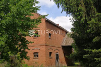 Suhopolje, prekrasan kompleks sa dvije starinske kuće i vrtom u blizin