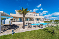 Sukošan, Debeljak, prekrasna villa s bazenom