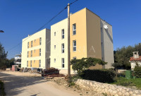 SUKOŠAN - trosoban apartman S2 s vrtom od 91m2 samo 60m od mora!