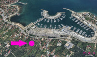 SUKOŠAN - građevinsko zemljište od 1130 m2, 300 m od mora!