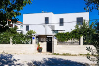 SUKOŠAN - Kuća sa tri stana ukupne stambene površine - 345m2