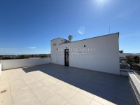 SUKOŠAN- Penthouse s krovnom terasom- centar