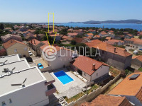 Sveti Filip i Jakov - kuća s pogledom na more, 220 m2, novija gradnja