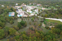 Svetvinčenat, Butkovići – građevinsko zemljište s pravomoćnom dozvolom