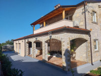 SVETVINČENAT, poslovno - stambena kamena vila