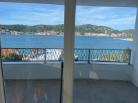 Tisno, odličan apartman, drugi red do mora