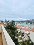 TISNO, samostojeća kuća s apartmanima, 70 m od mora, pogled na more