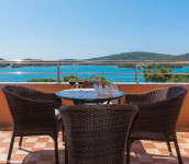 TISNO – STAN 47,43 m², 100 M OD MORA, POGLED NA MORE