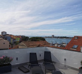 Top lokacija! Dvoetažni penthouse s parkirnim mjestom i pogledom na mo