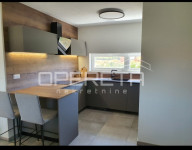 TOP PRILIKA: Luksuznih 108 m² s uporabnom dozvolom – Srce Valdebeka