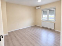 Trešnjevka, novoadaptiran 1.5S stan u prizemlju manje stambene zgrade