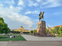 TRG KRALJA TOMISLAVA | ČETVEROSOBAN STAN ZA ADAPTACIJU | 108 M2