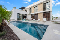 TRIBUNJ, novo, luksuzno namještena kuća, bazen, pogled na more