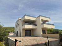 TRIBUNJ– SOVLJE- 109,71 m2 DVOETAŽNI STAN S PROSTRANOM KROVNOM TERASOM