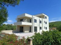 Tribunj – Sovlje, novogradnja, dvoetažni apartman s krovnom terasom i