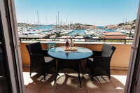 TRIBUNJ - uhodani mini hotel i caffe bar, izvrsna lokacija