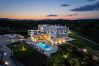 Trilj, Ugljane prekrasna villa s bazenom