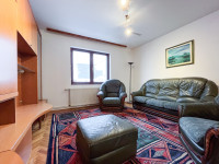 TRNJE, PROSTRAN 3-SOBAN STAN S PARKIRNIM MJESTOM***BEZ PROVIZIJE!!!***