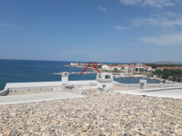 TROETAŽNI STAN - JEDINSTVENA PRILIKA