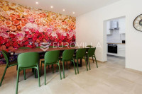 Trogir, novouređena dvojna kuća, dostupna od 01.10.2025 do 01.06.2026